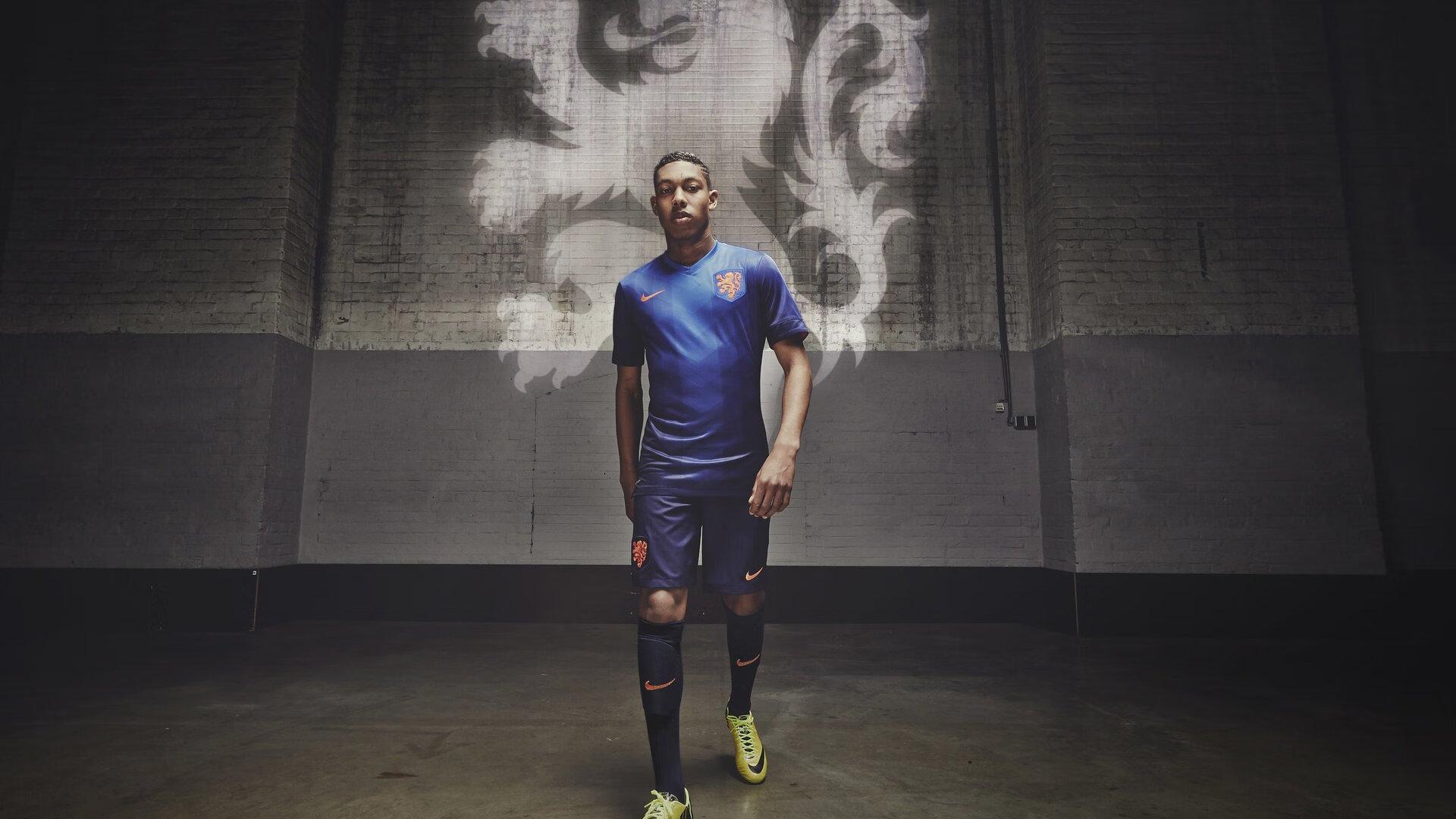 国际足球协会理事会新规出台，进球庆祝时间纳入补时，门将干扰罚点行为遭严禁